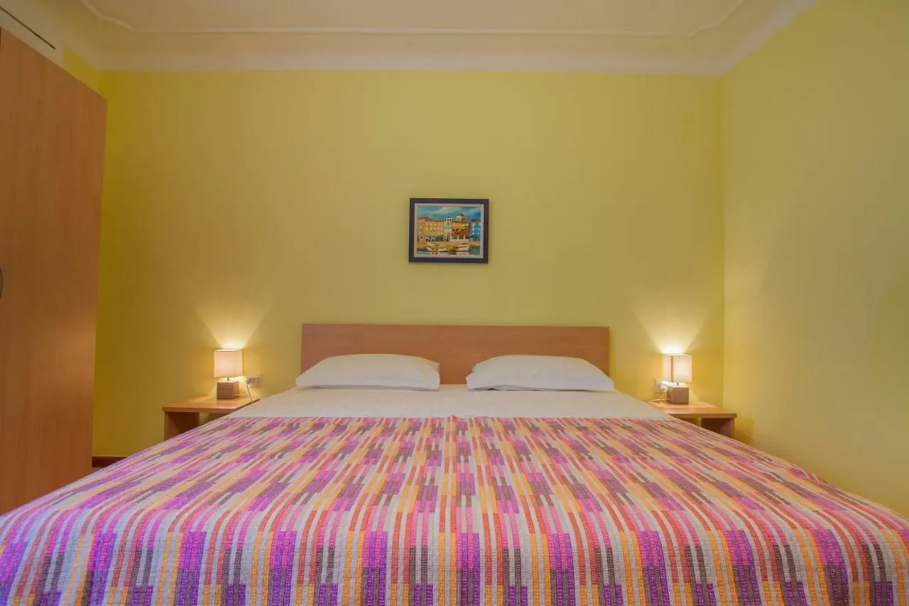 Rooms Ester Cres 3*,  Kroatien